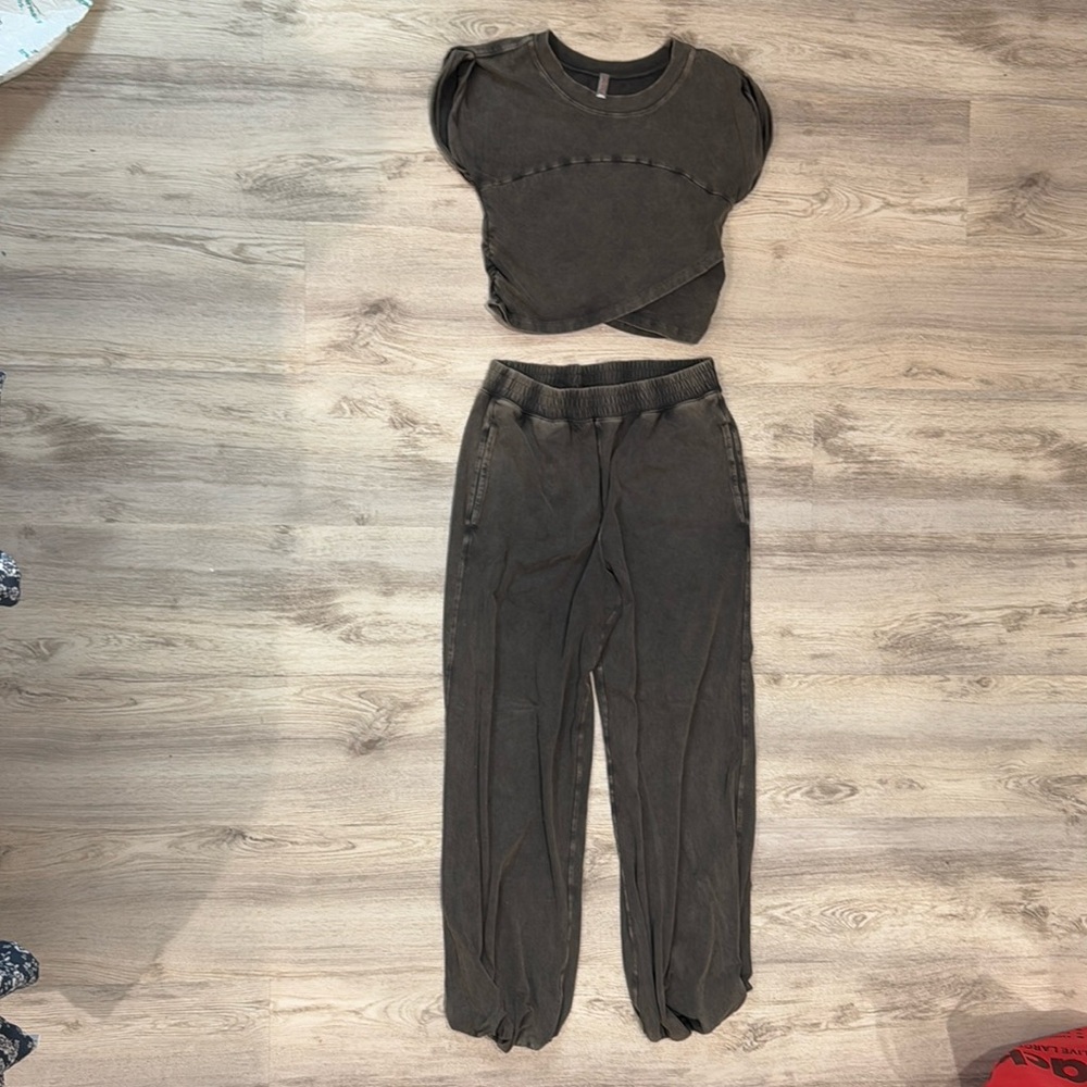 NWT FREE PEOPLE MATCHING SET